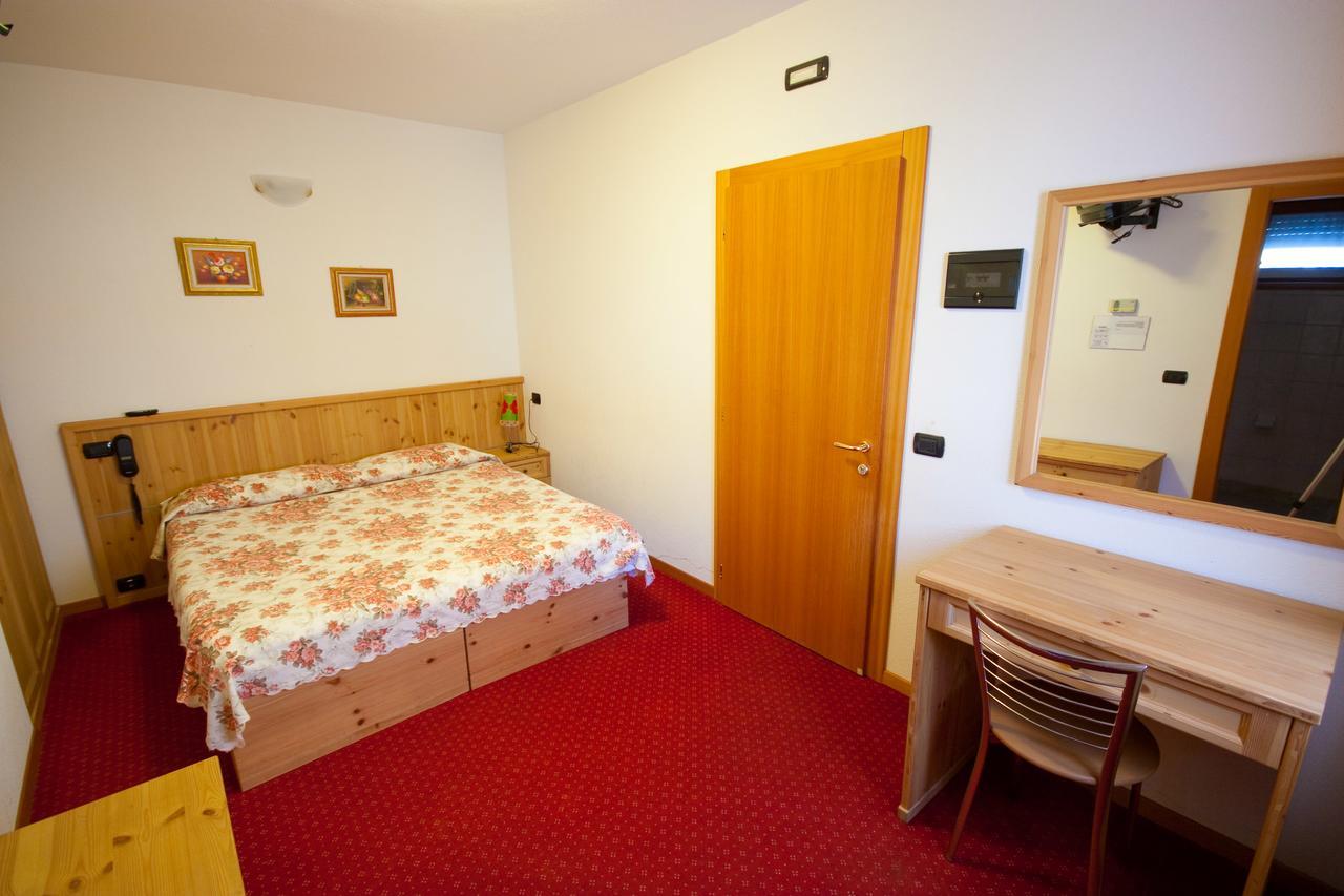 Hotel La Val Isolaccia Buitenkant foto