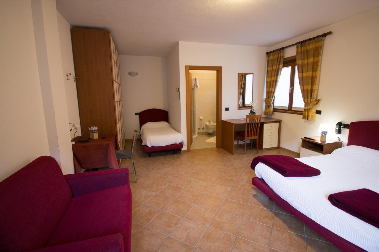 Hotel La Val Isolaccia Buitenkant foto