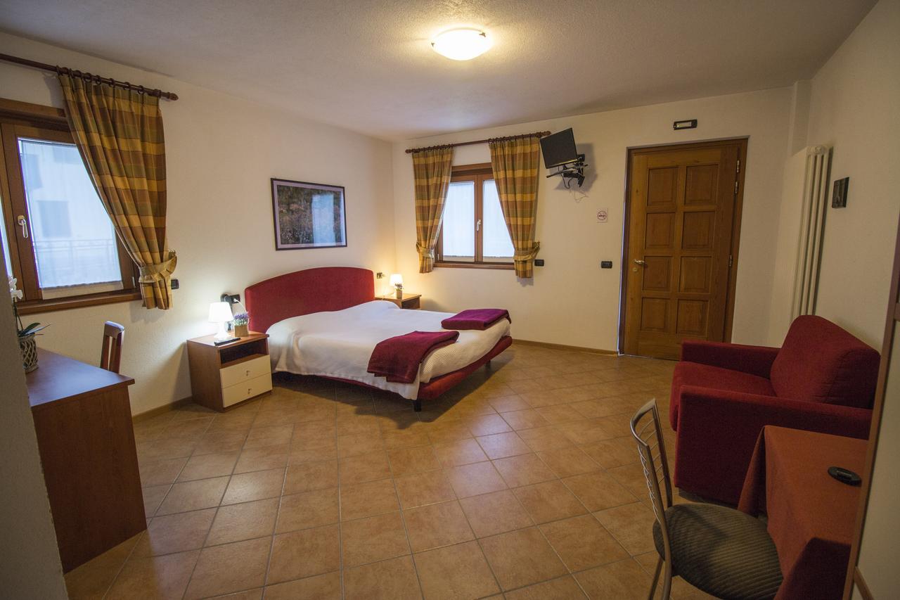 Hotel La Val Isolaccia Buitenkant foto
